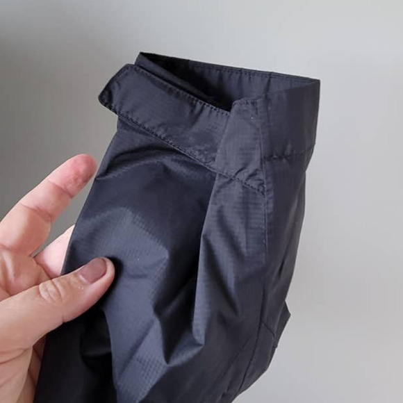 Marmot Women's Black Hooded Windbreaker Size Large - Picture 5 of 9